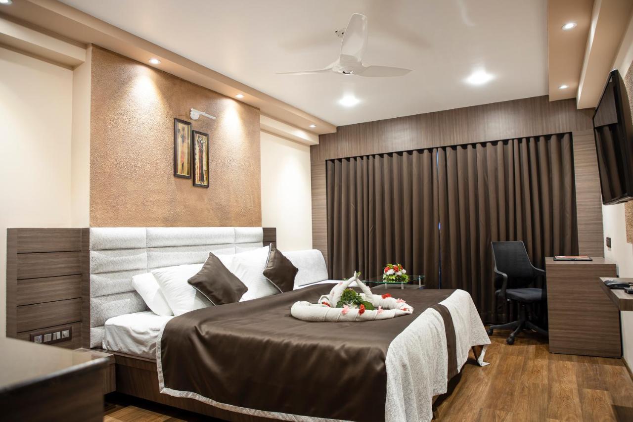 Hotel Rajmahal Guwahati Zewnętrze zdjęcie
