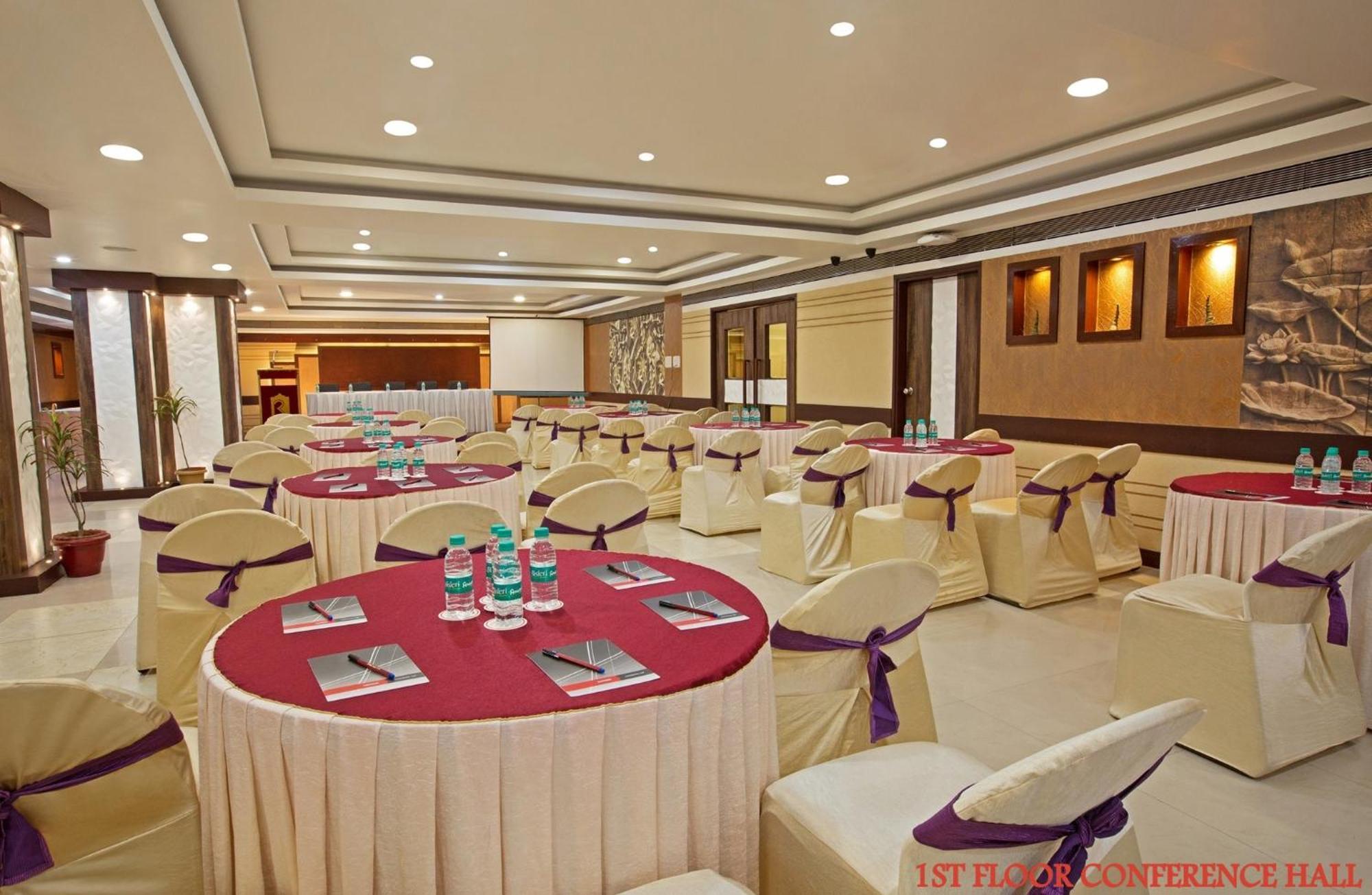 Hotel Rajmahal Guwahati Zewnętrze zdjęcie