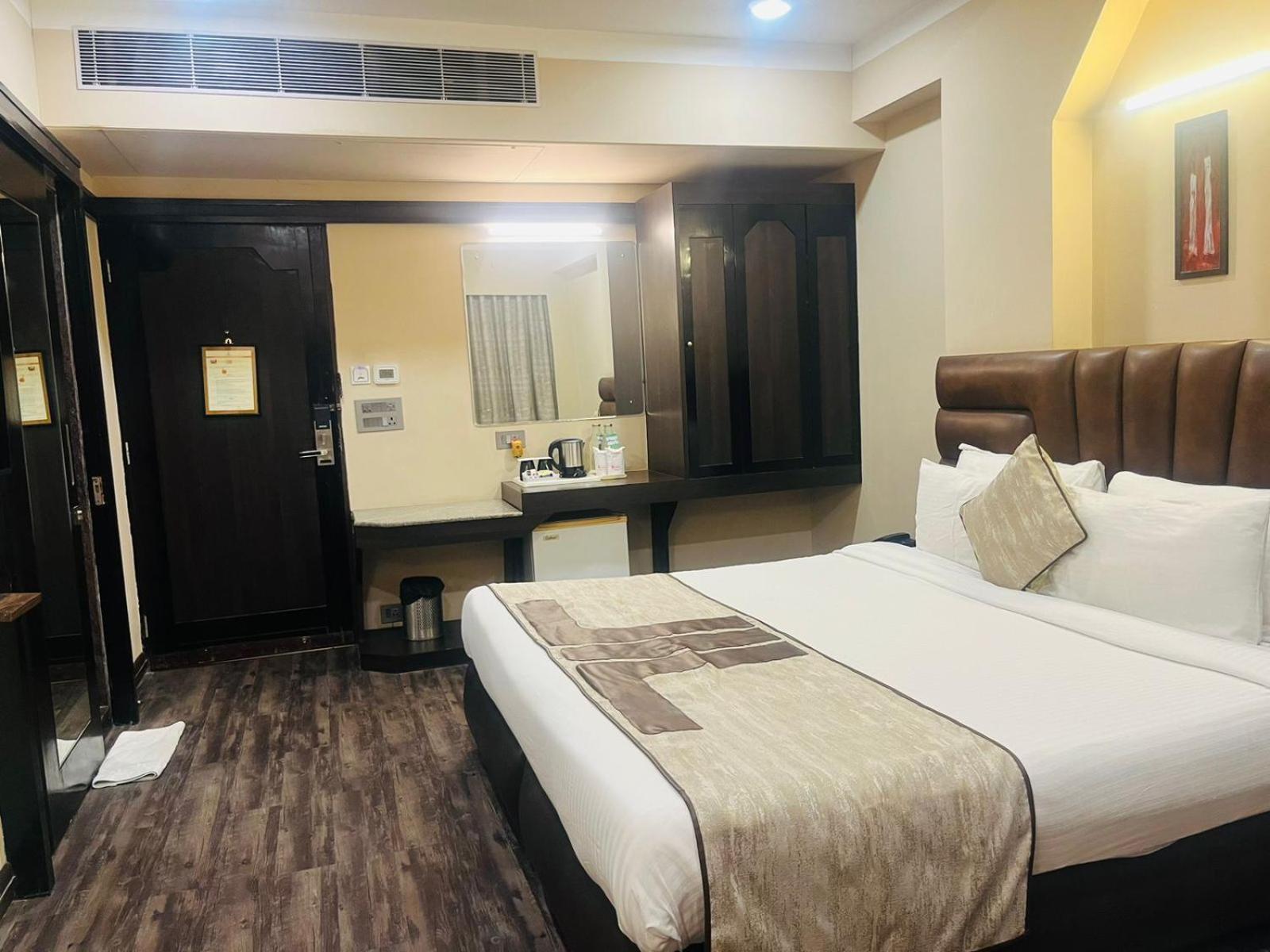Hotel Rajmahal Guwahati Zewnętrze zdjęcie