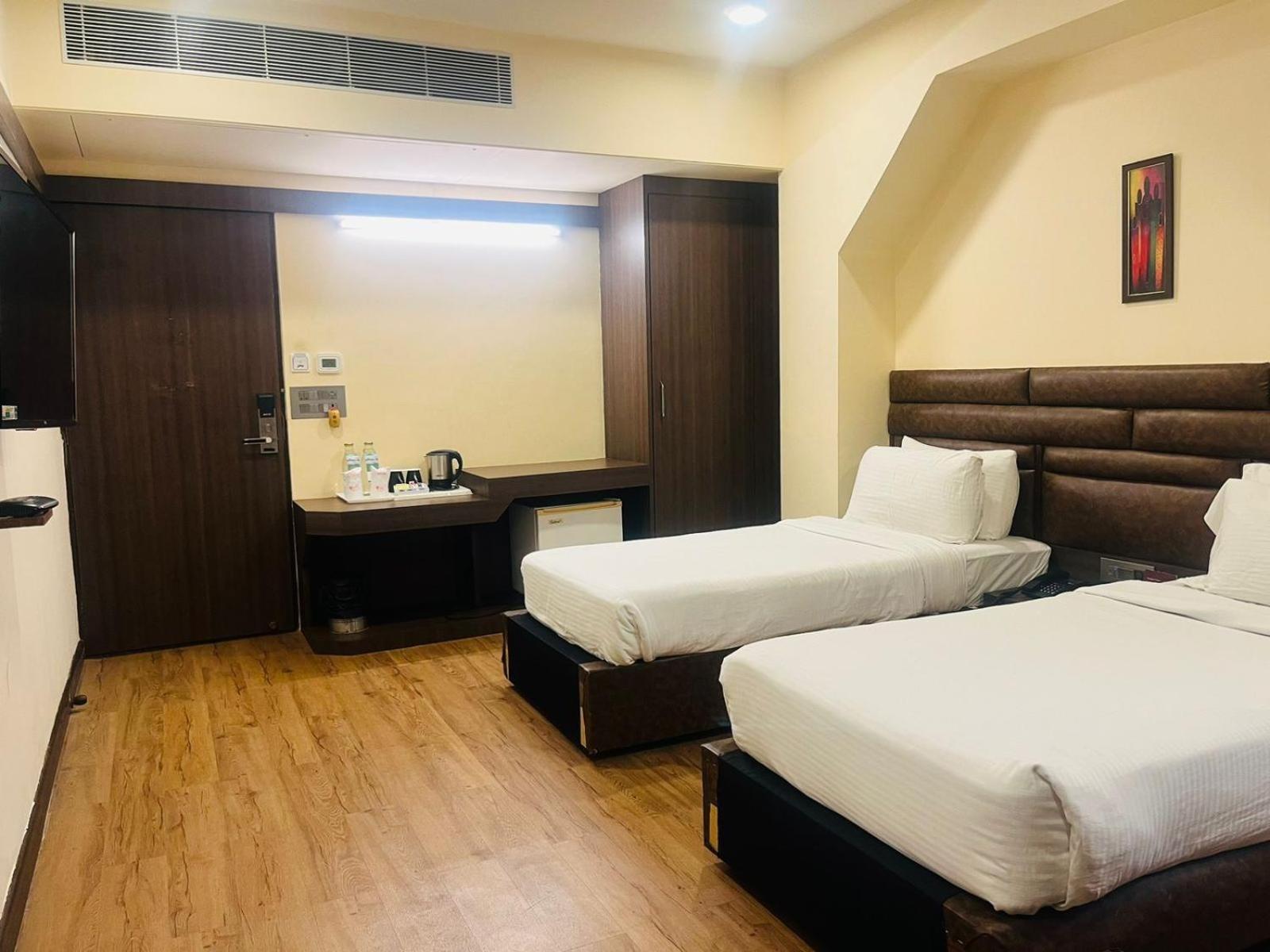 Hotel Rajmahal Guwahati Zewnętrze zdjęcie