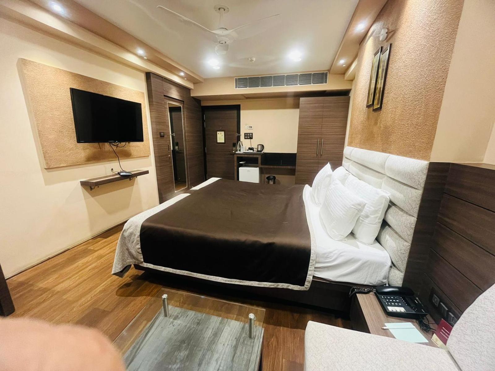 Hotel Rajmahal Guwahati Zewnętrze zdjęcie