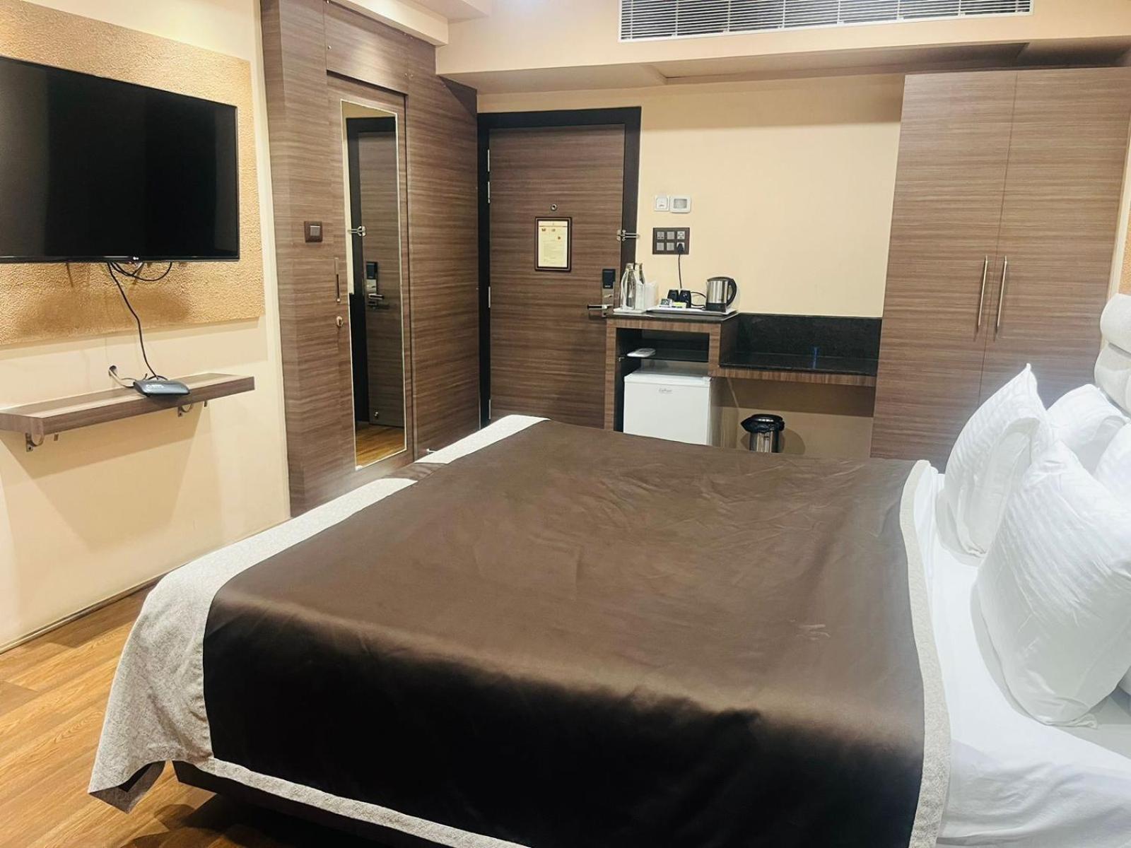 Hotel Rajmahal Guwahati Zewnętrze zdjęcie