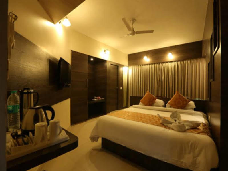 Hotel Rajmahal Guwahati Zewnętrze zdjęcie